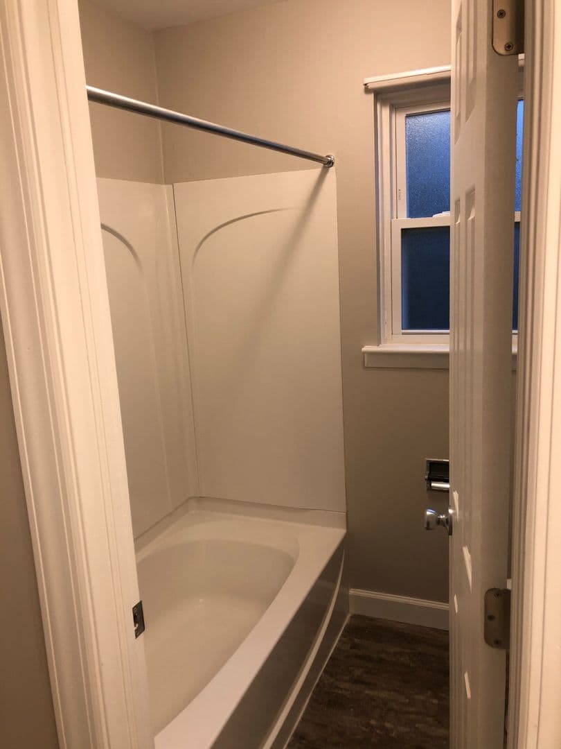 Grandview Heights Apartment: 1571-1619 Roxbury Road