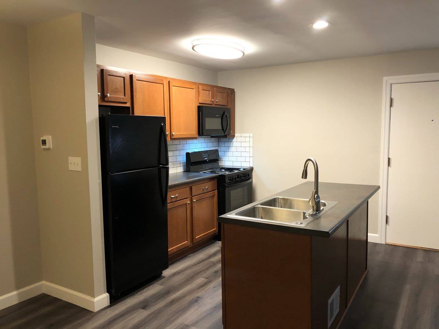 Grandview Heights Apartment: 1571-1619 Roxbury Road