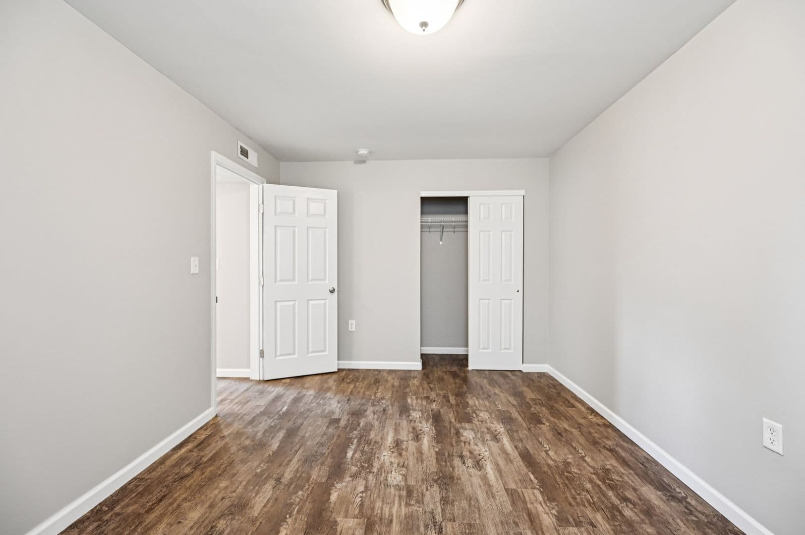 Columbus Apartment: 1730H E. Long St.