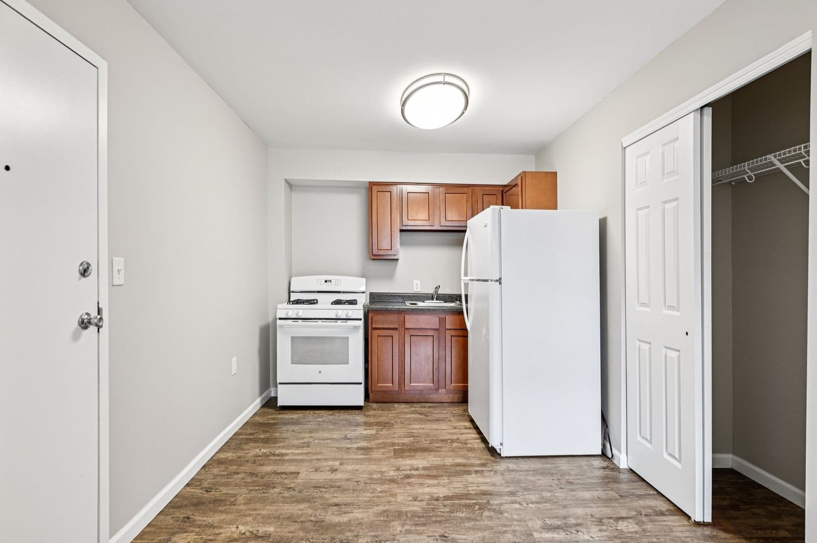 Columbus Apartment: 1738G E. Long St.