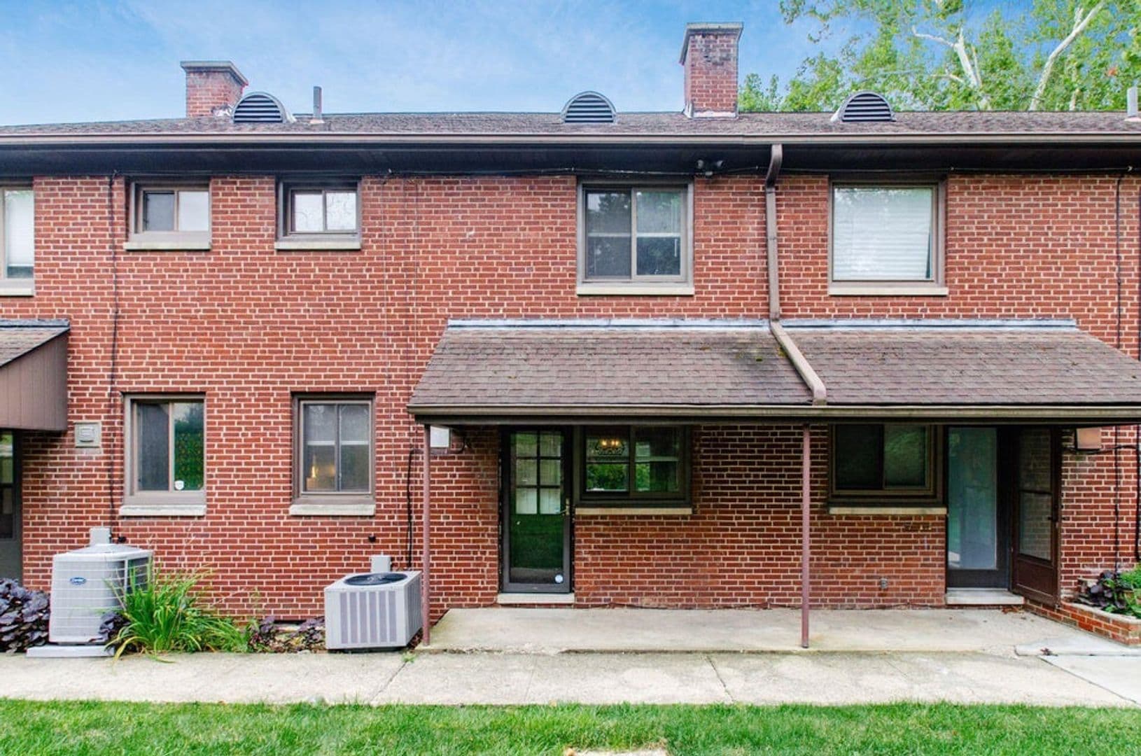 Columbus Townhome: 712 Overbrook Dr.