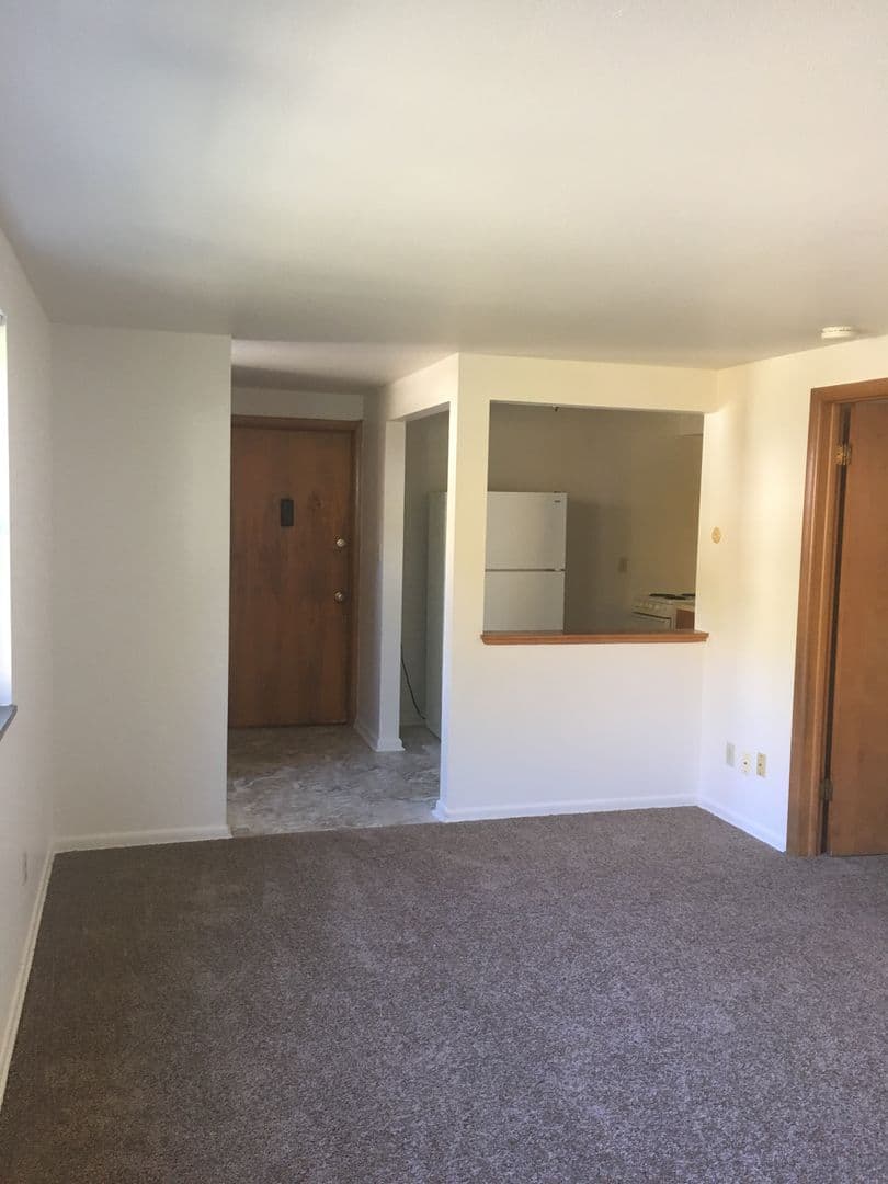 Columbus Apartment: 1855 E. Rich Street II
