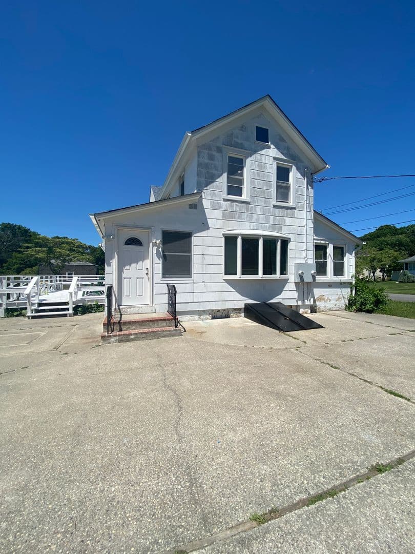 Bellport Apartment: 14 Fuoco Rd