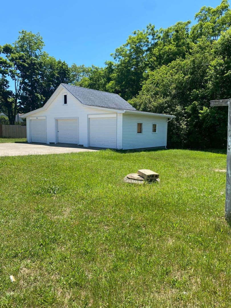 Bellport Apartment: 14 Fuoco Rd