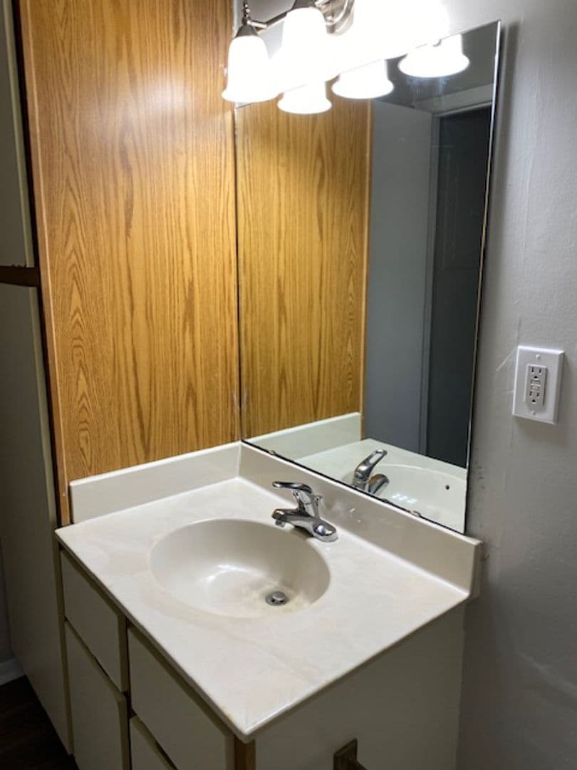 Warner Robins Apartment: 919 Corder Road