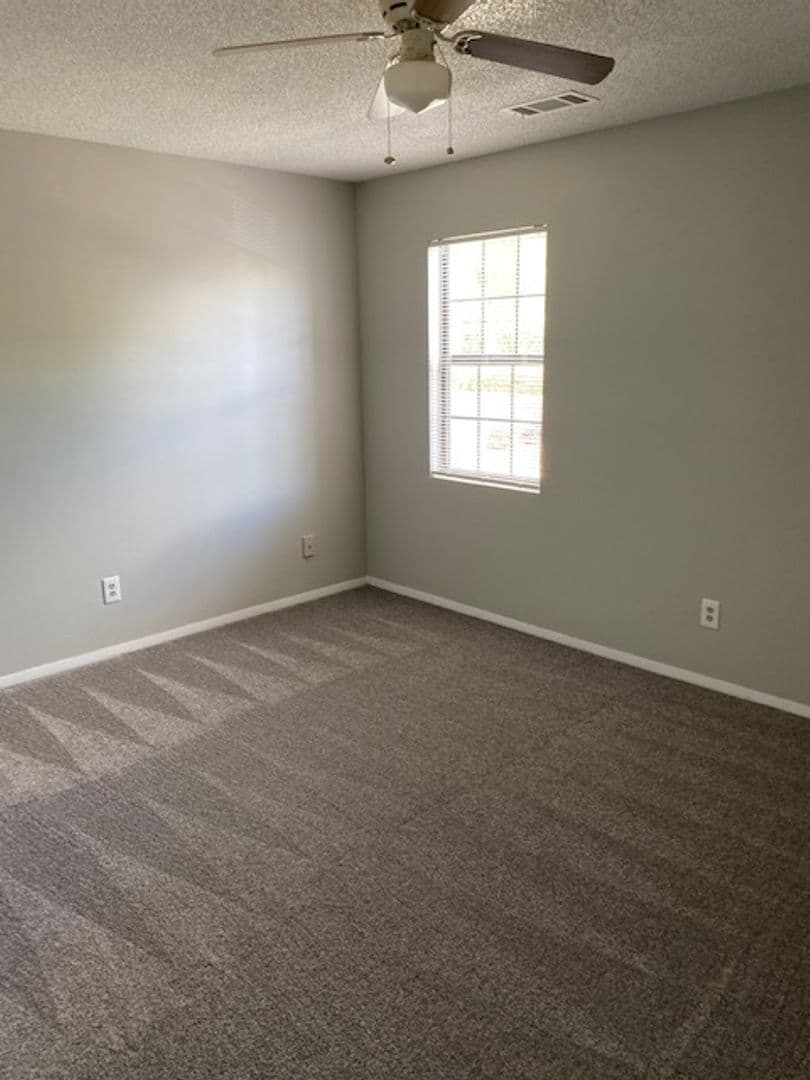 Warner Robins Apartment: 919 Corder Road
