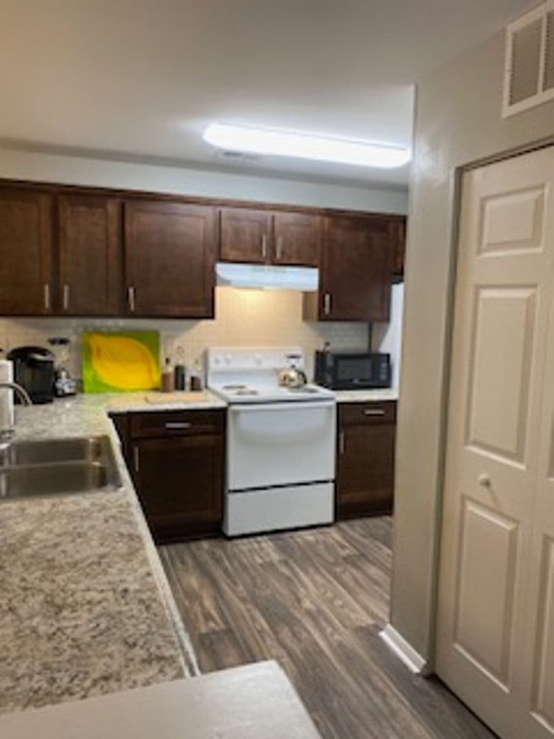 Warner Robins Apartment: 919 Corder Road