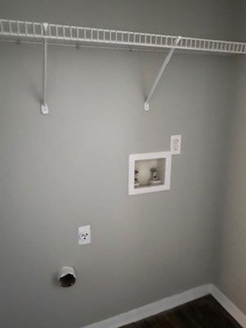 Warner Robins Apartment: 919 Corder Road