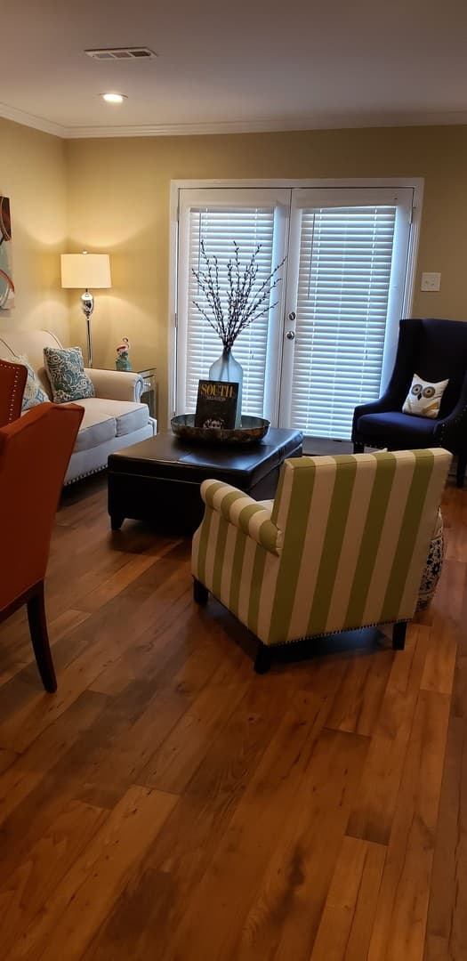Centerville Apartment: 105 Arnold Street