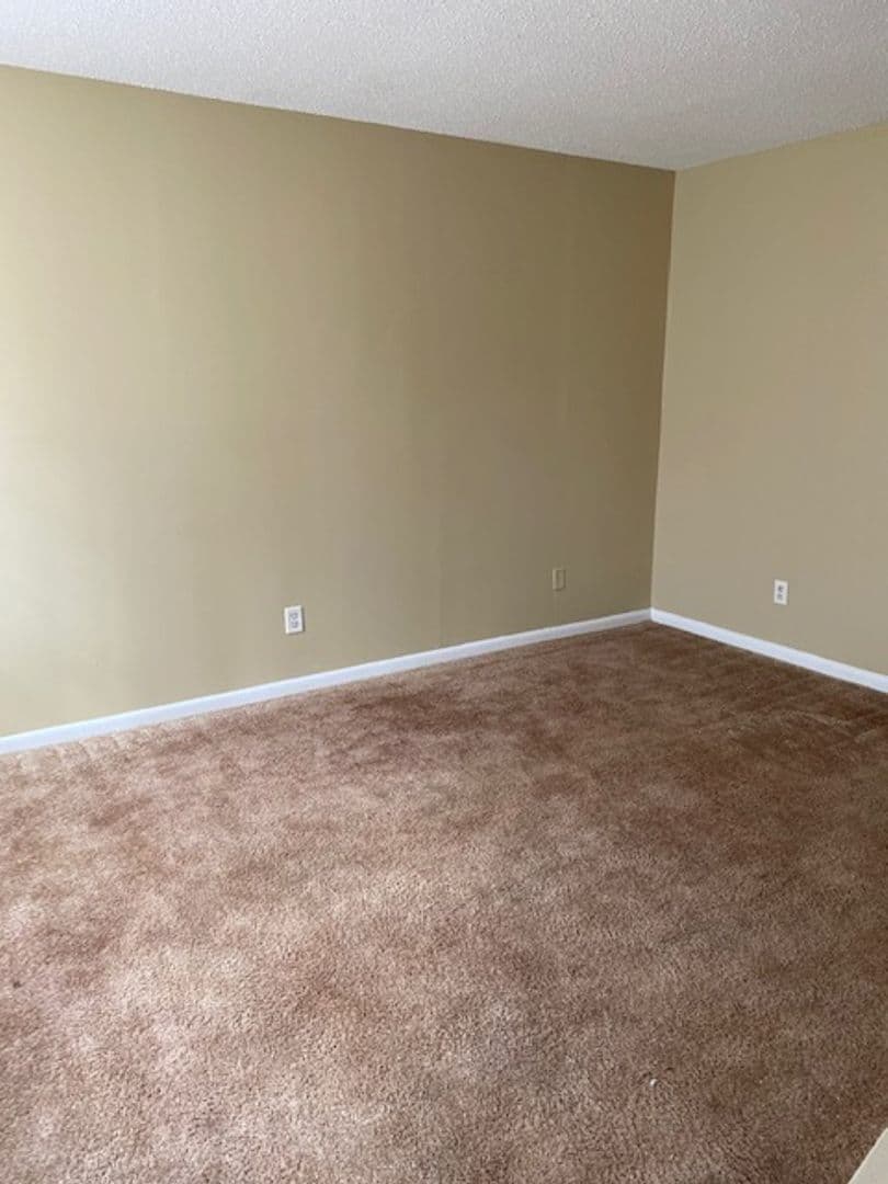 Warner Robins Apartment: 907 Corder Road