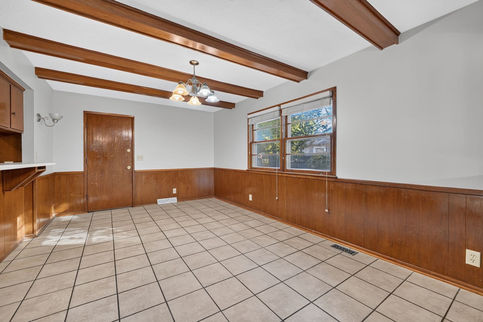 Wichita House: 8029 E Dresden Ln