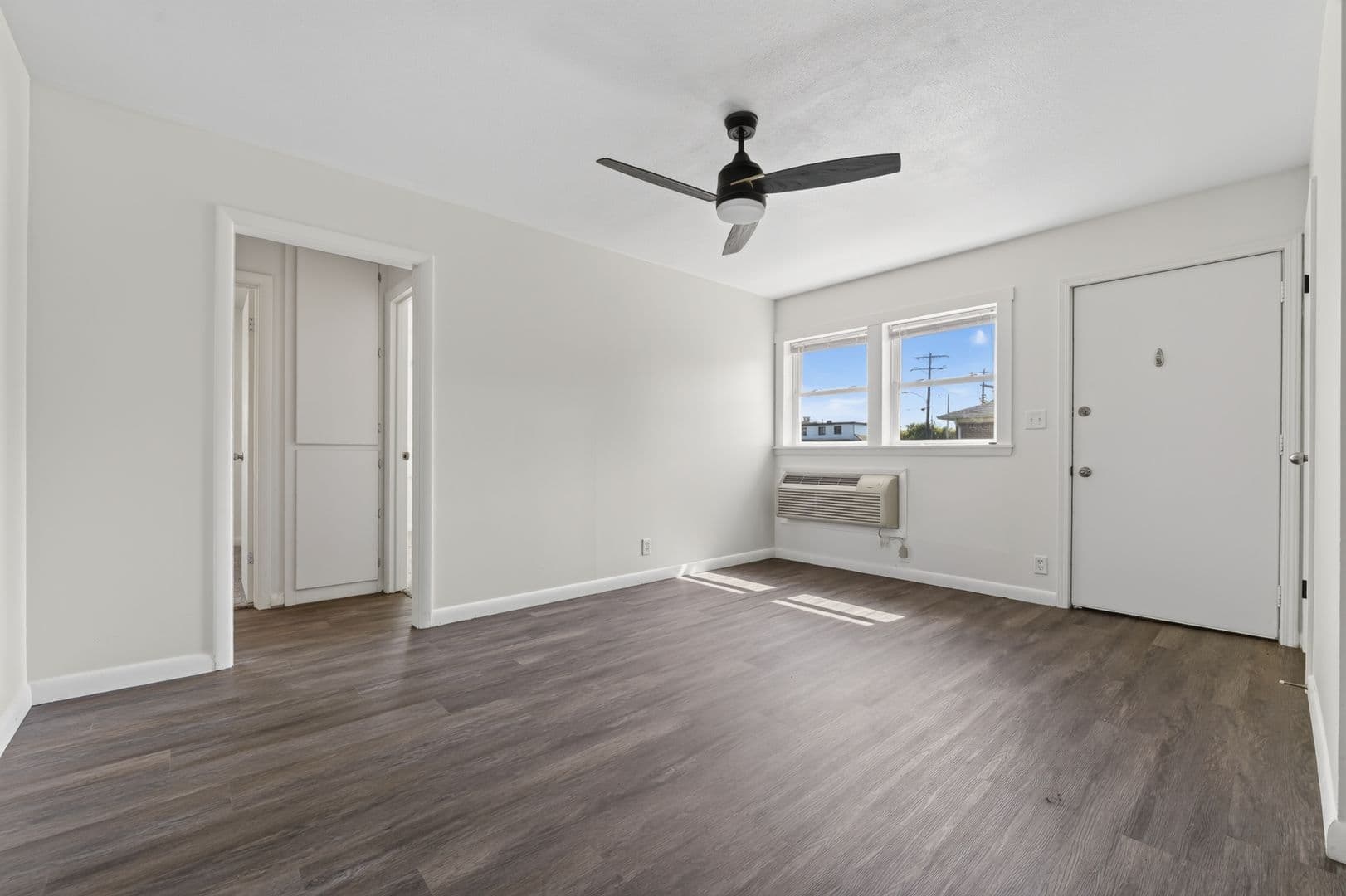 Newton Apartment: 421 SE 11th