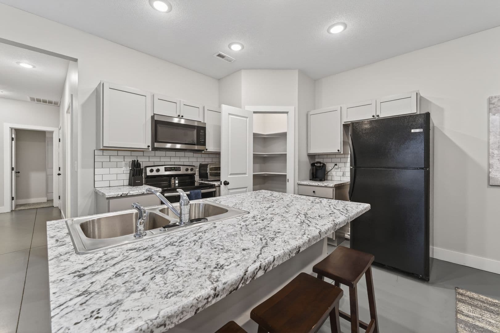 Wichita Apartment: 2934 W Murdock