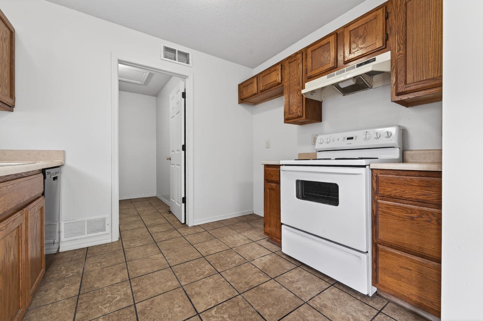 Wichita Apartment: 4329-4337 S Elizabeth