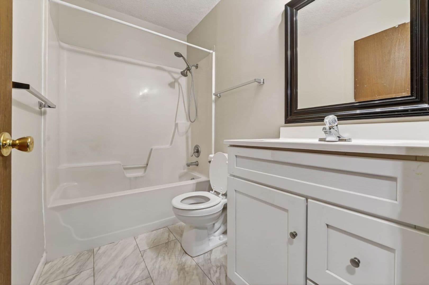 Wichita Apartment: 8432-8434 W Thurman