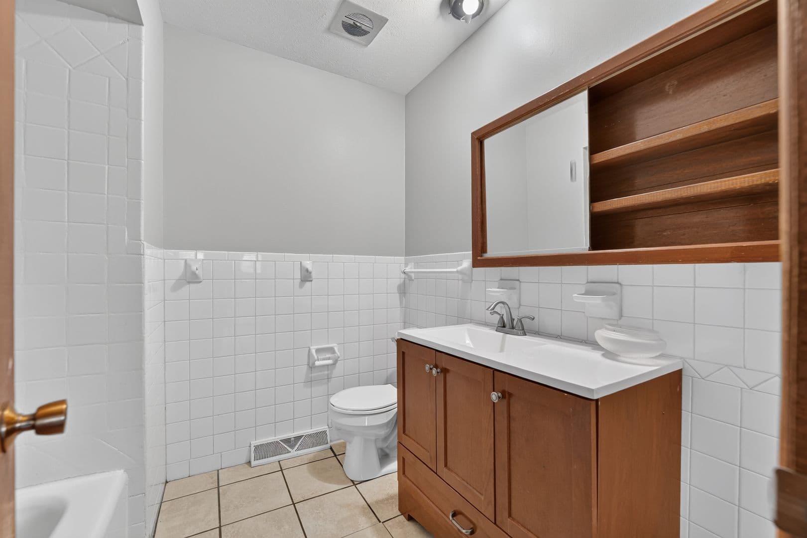 Wichita House: 8029 E Dresden Ln