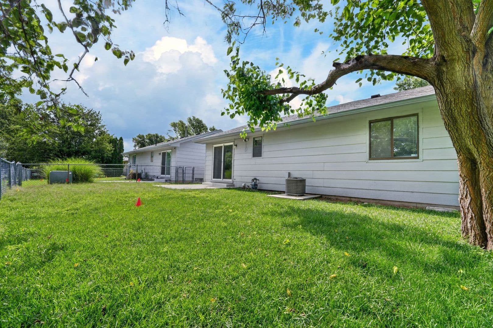 Wichita Apartment: 8432-8434 W Thurman