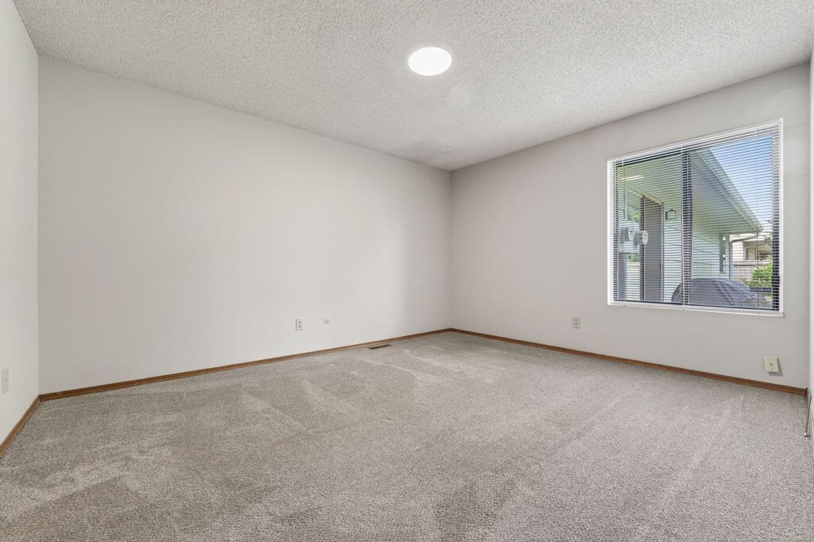 Wichita Apartment: 8432-8434 W Thurman