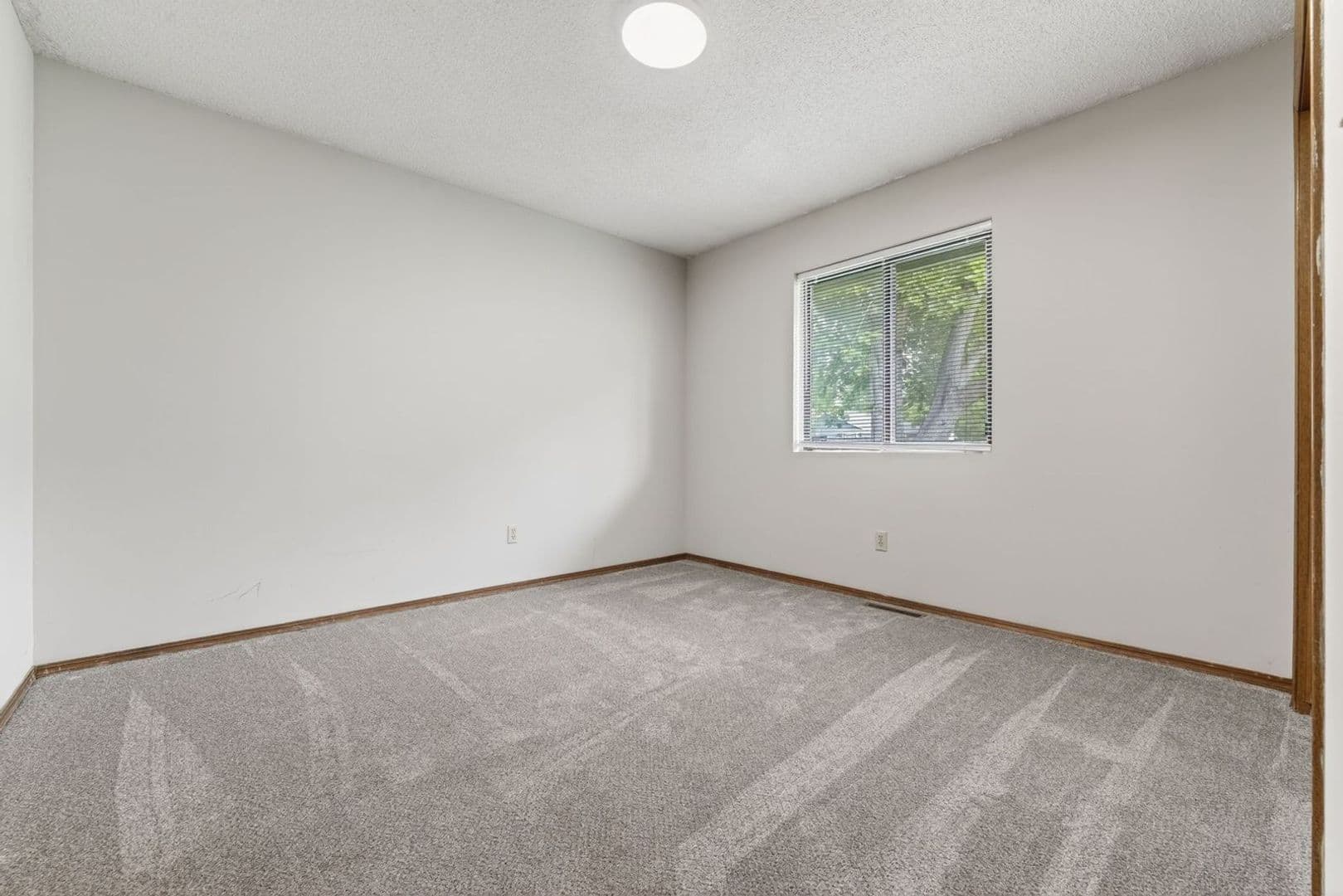 Wichita Apartment: 8432-8434 W Thurman