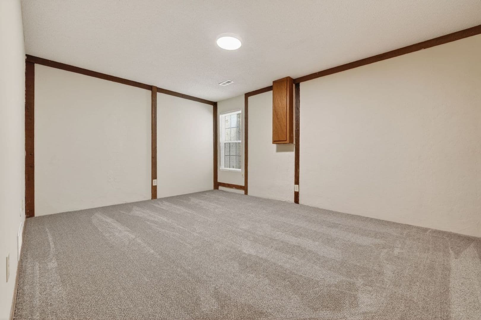 Wichita Apartment: 8432-8434 W Thurman