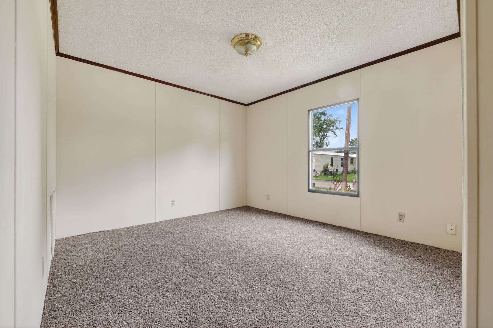 Augusta Apartment: 1303 Money St Lot 14