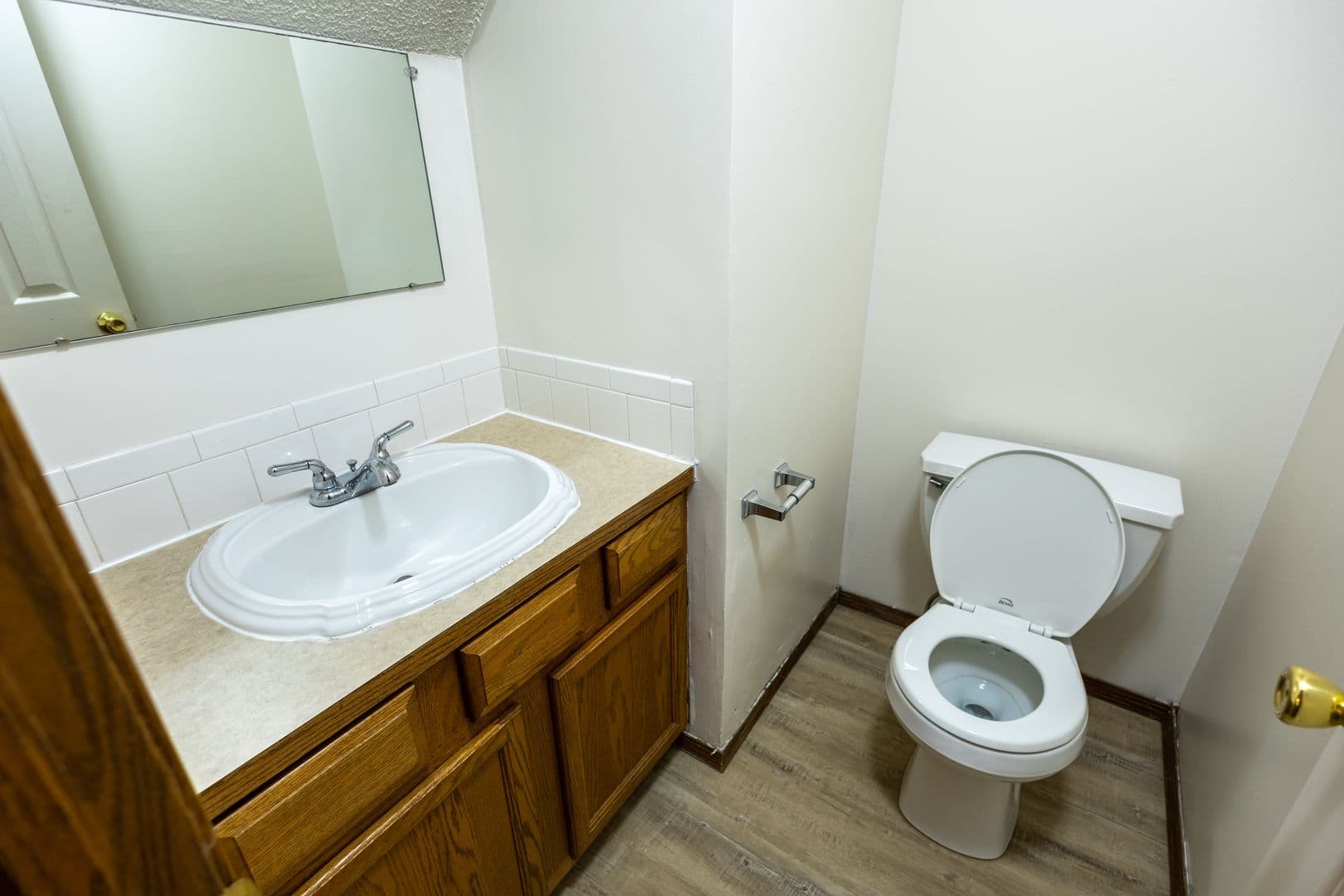 Maize Apartment: 204-206 N Queen Ave