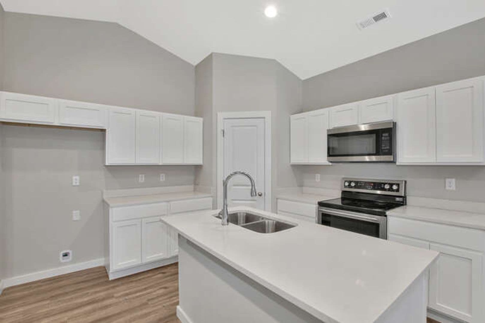 Wichita Apartment: 13543-13557 W Haskell