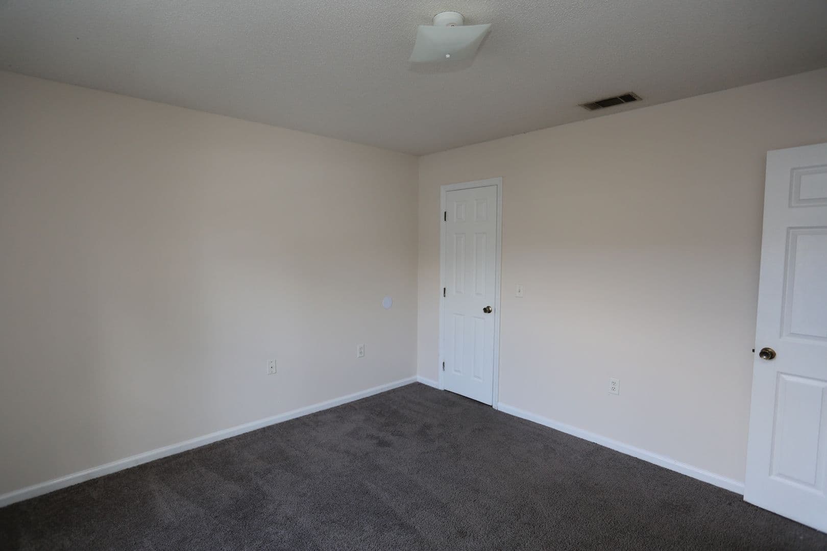 Statesboro Townhome: 140 Lanier Dr # 102