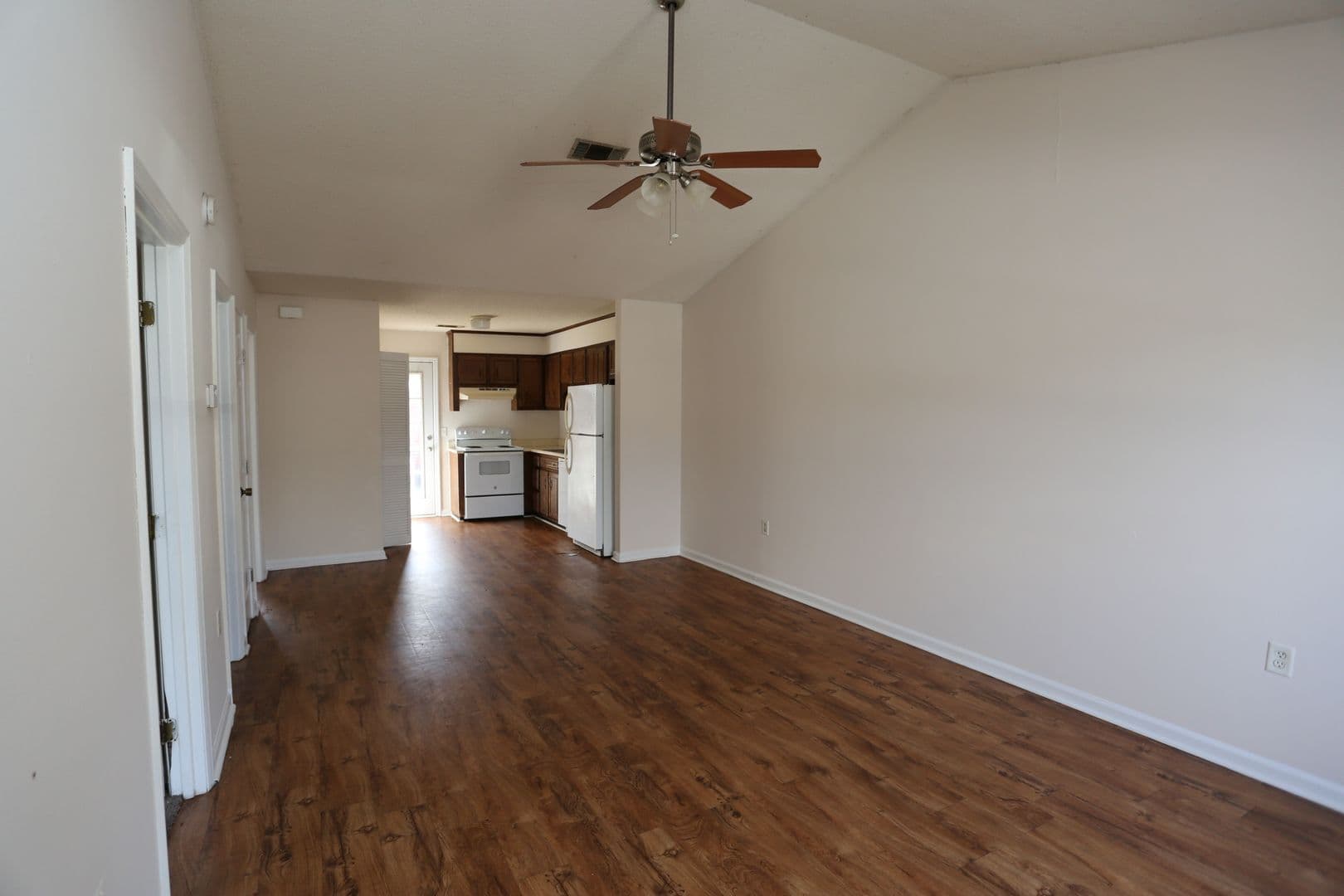 Statesboro Townhome: 140 Lanier Dr # 102