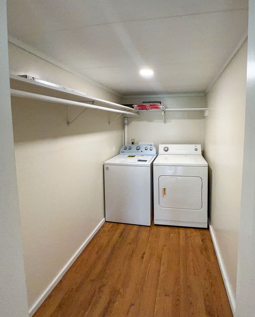 Waldo Apartment: 14437/14439 Earle Street