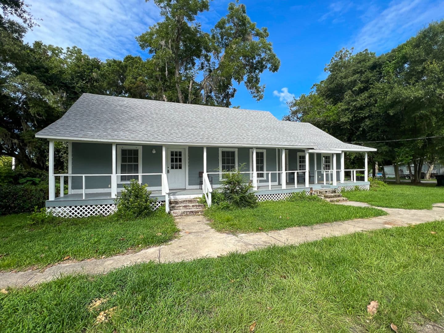 Waldo Apartment: 14437/14439 Earle Street