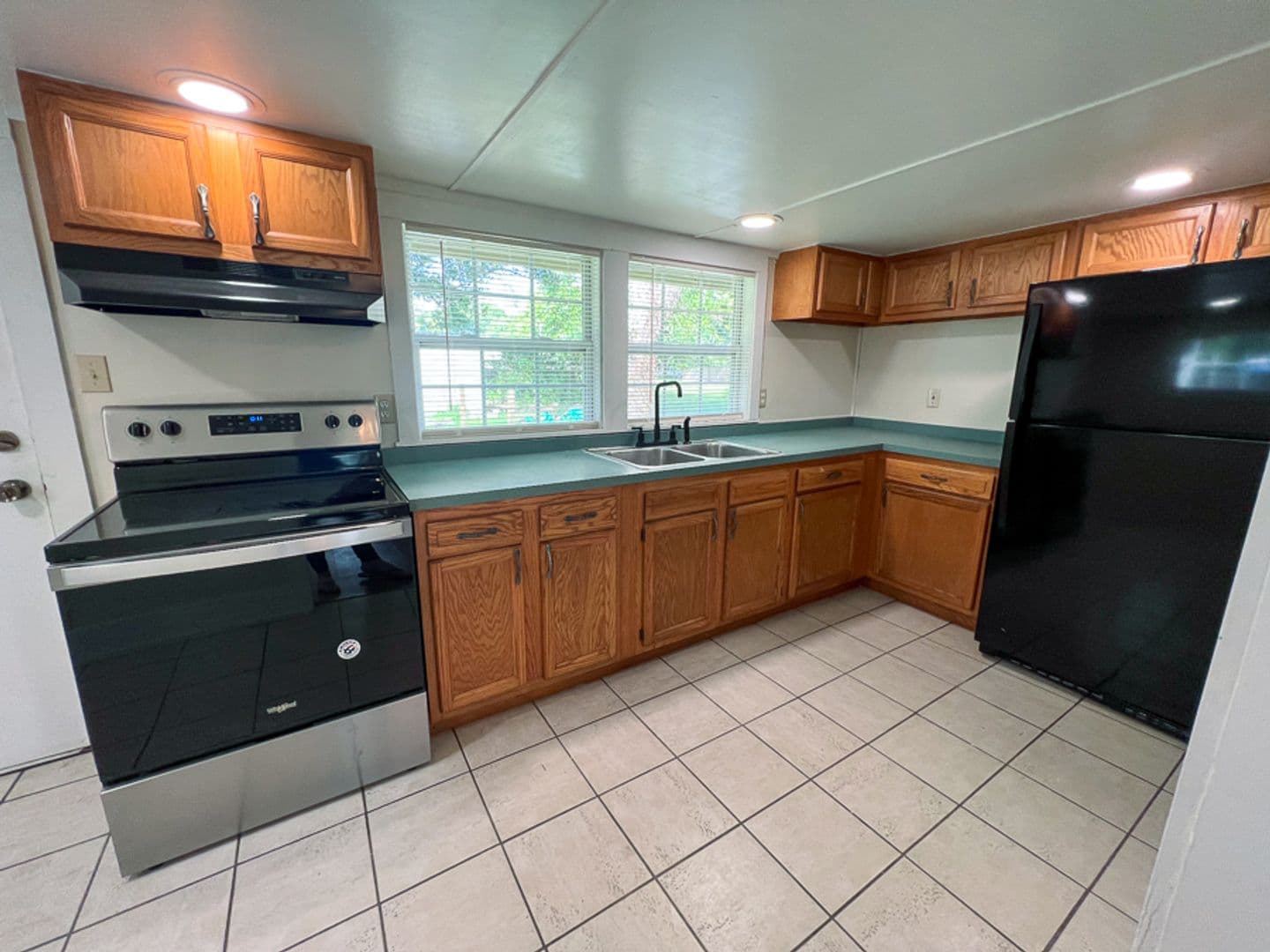 Waldo Apartment: 14437/14439 Earle Street
