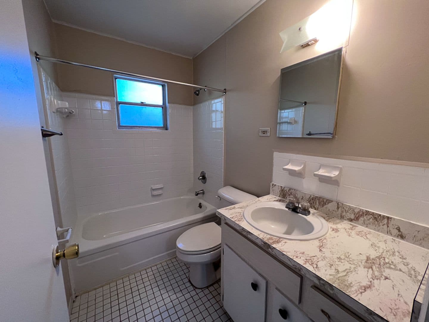Gainesville House: 2110 NW 54th Terrace