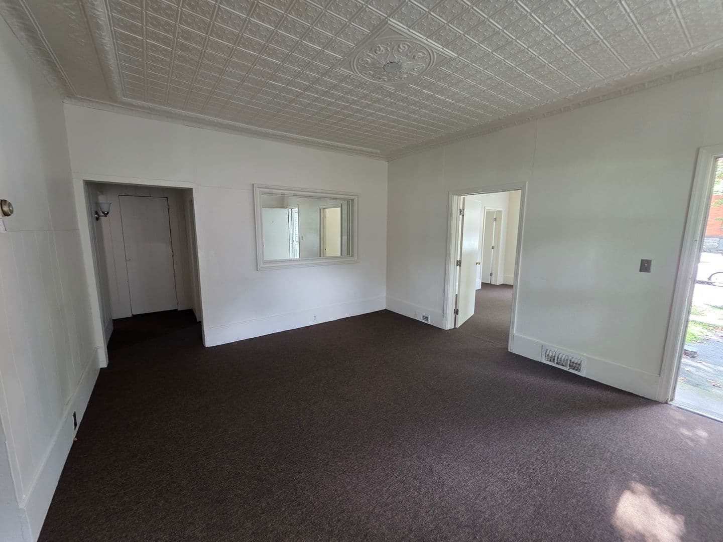 Rochester Apartment: 15 Lorenzo St Dn