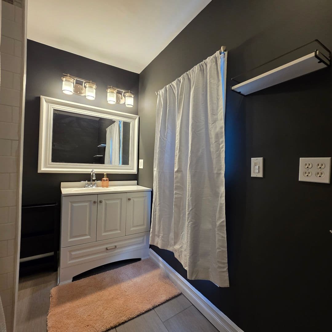 Tonawanda Apartment: 149 Adam Street