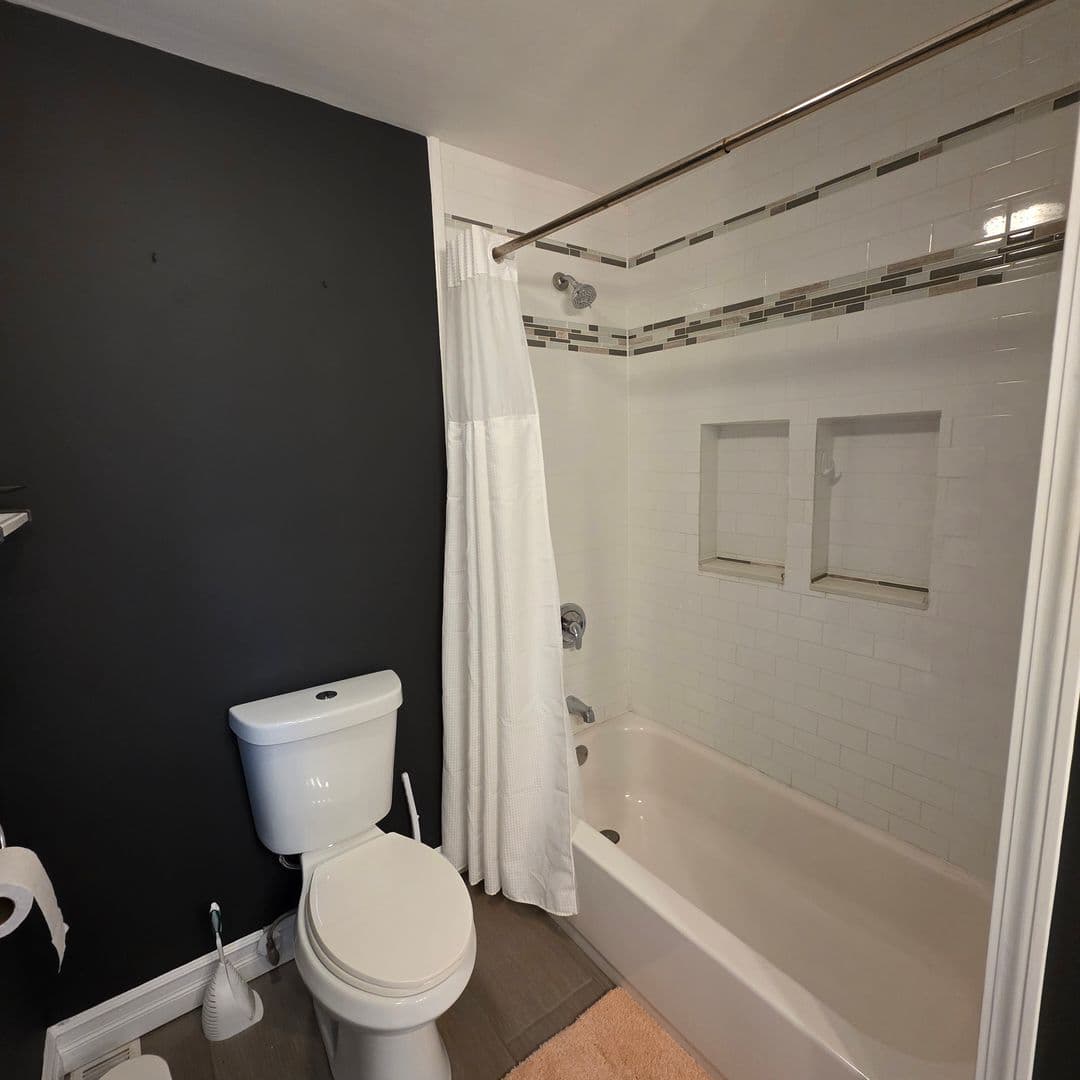 Tonawanda Apartment: 149 Adam Street