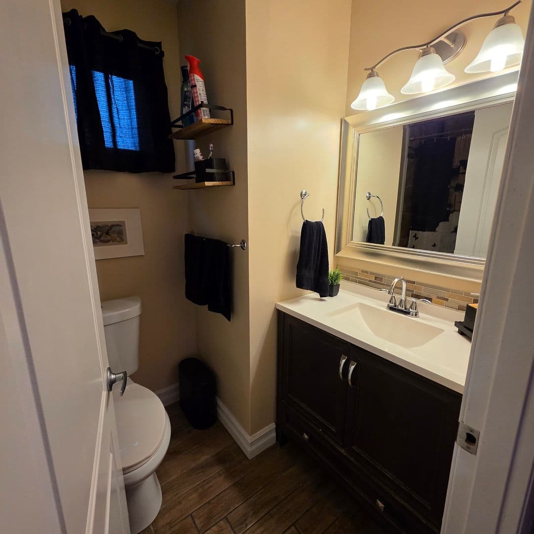 Tonawanda Apartment: 149 Adam Street
