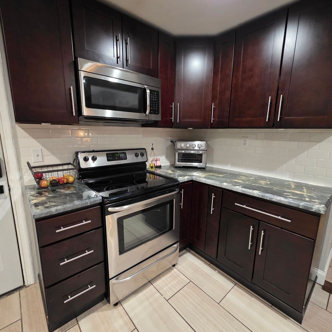 Tonawanda Apartment: 149 Adam Street