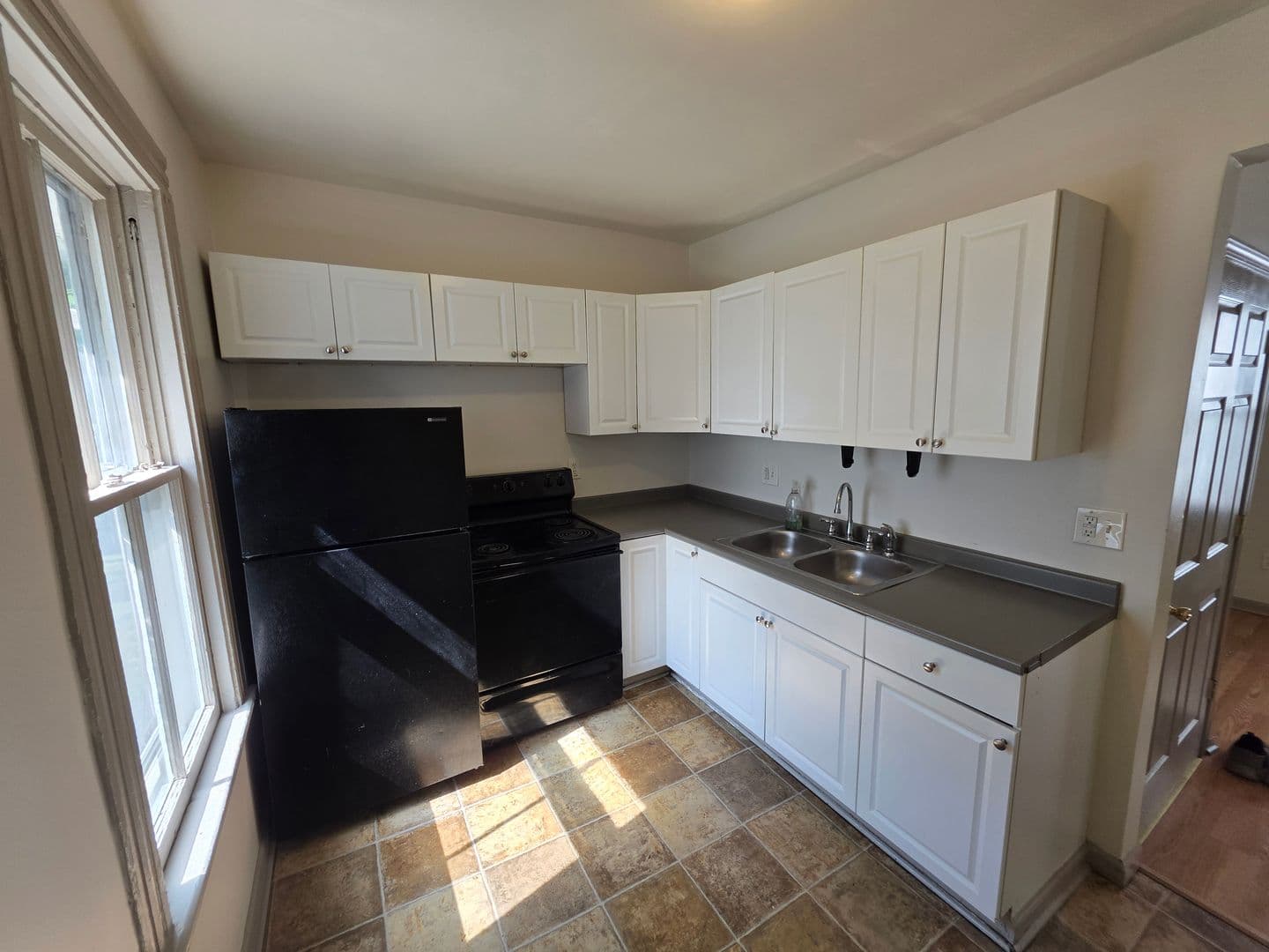 Rochester Apartment: 30 Hickory St - 2-Up