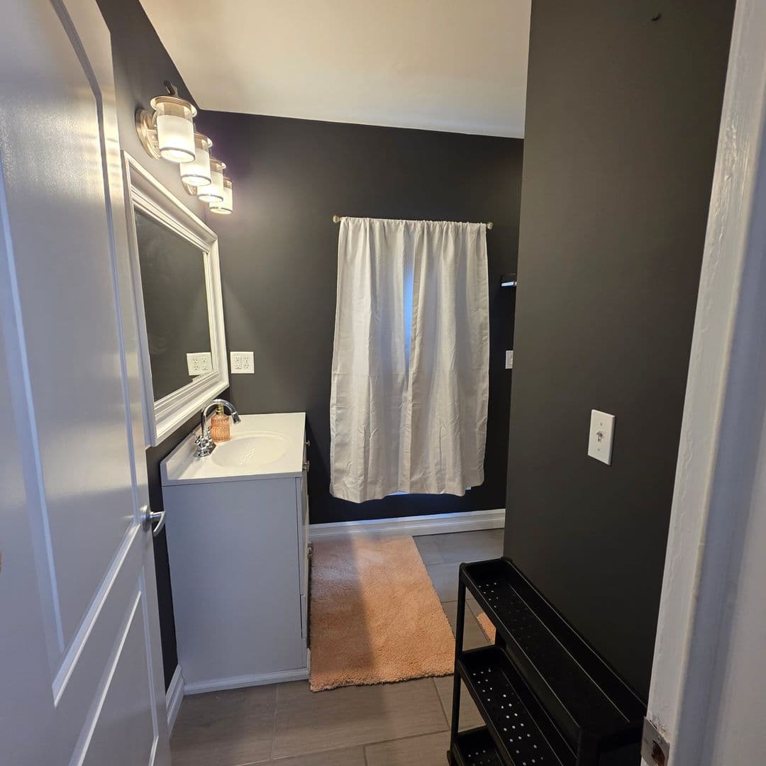 Tonawanda Apartment: 149 Adam Street