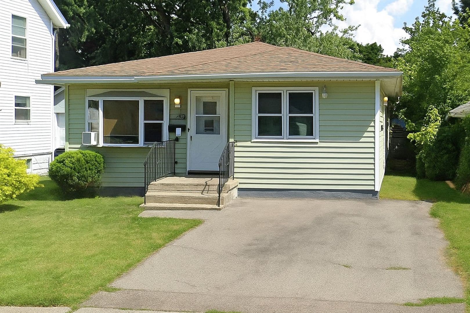 Rochester House: 254 Ernst Street