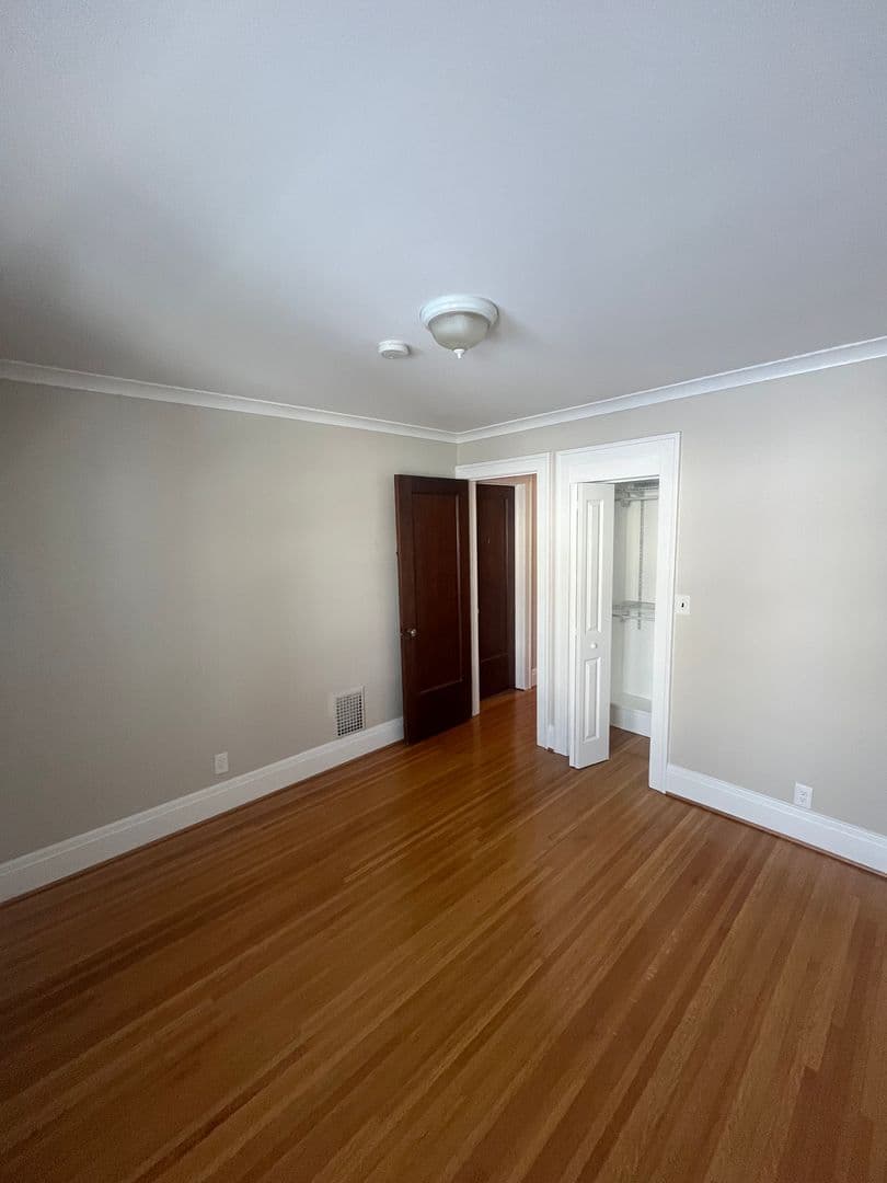 Rochester Apartment: 459 N Winton Rd (Lower Apt)