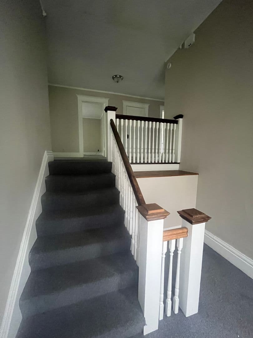Rochester Apartment: 293 Dartmouth St
