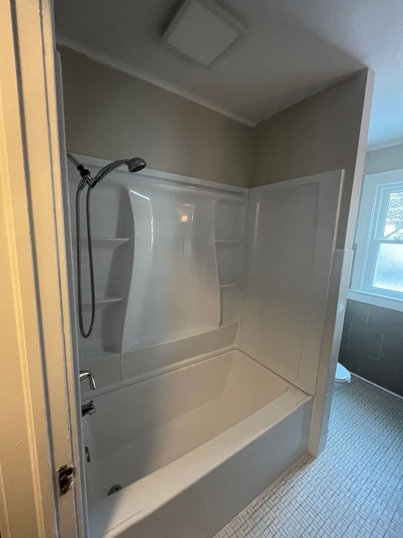 Rochester Apartment: 459 N Winton Rd (Lower Apt)