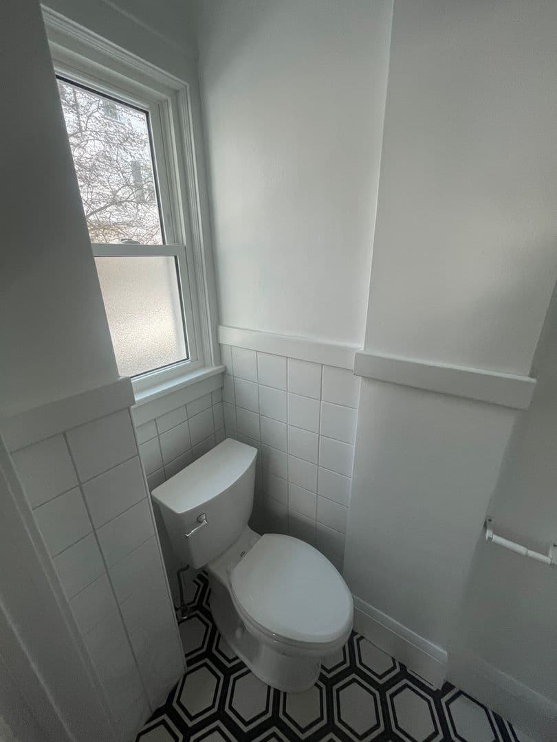 Rochester Apartment: 459 N Winton Rd (Lower Apt)