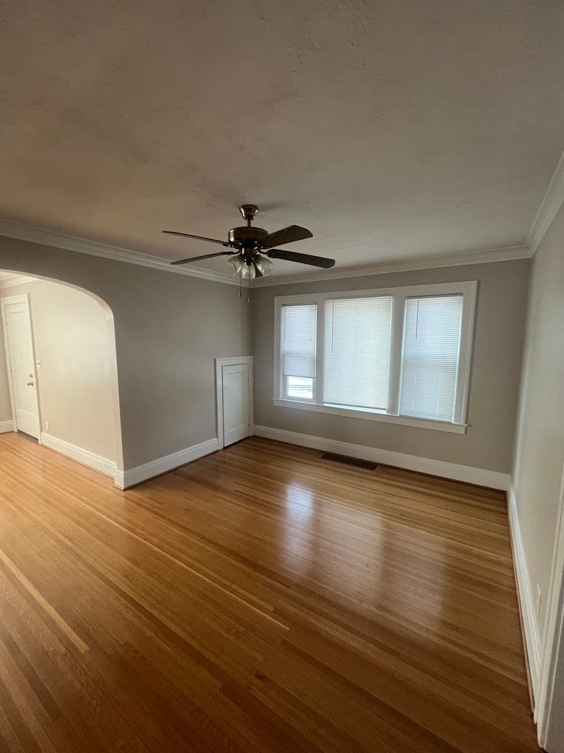 Rochester Apartment: 459 N Winton Rd (Lower Apt)