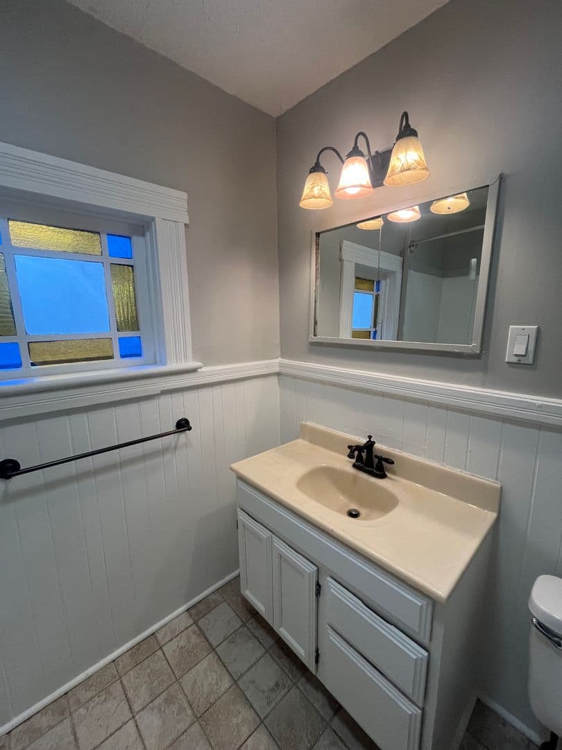 Rochester Apartment: 30 Rundel Park