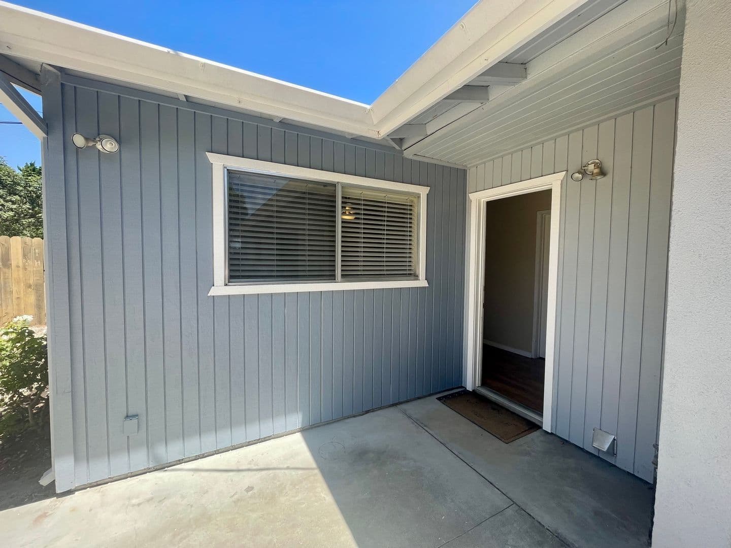 Santa Barbara House: 1061 Via Regina
