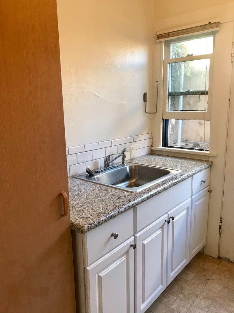 Santa Barbara Apartment: 1923 De La Vina Street