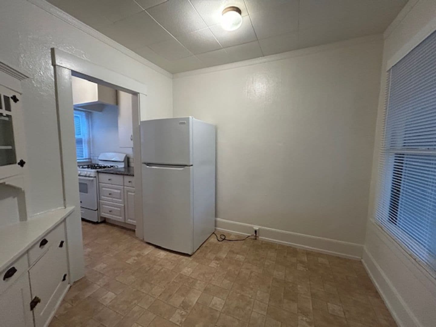 Santa Barbara Apartment: 1923 De La Vina Street